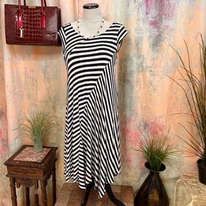 📌Premise Asymmetrical Rayon Black & White Striped Swing Dress